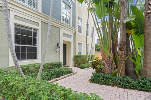 642 Fern St, West Palm Beach, FL 33401-5712