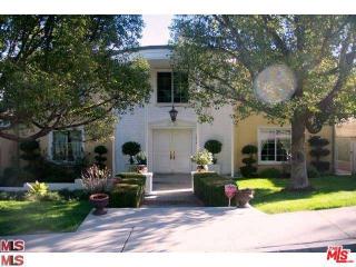 3654 Green Vista Dr, Van Nuys CA  91436-4038 exterior