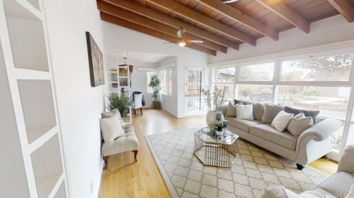 6949 Wyoming Ave, La Mesa, CA 91942-1102