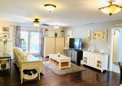 221 150, Valpo IN  46383-9559 exterior