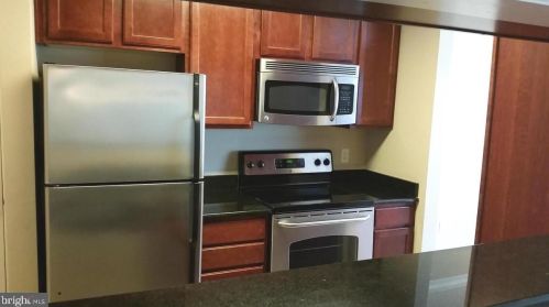 15609 Horseshoe Ln, Woodbridge, VA 22191-4128