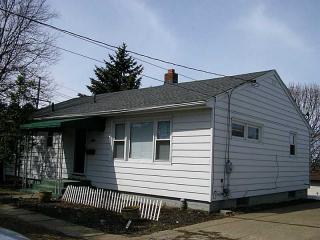 1960 38th St, Erie PA  16508-2080 exterior