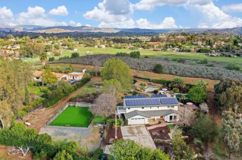 1322 Hamilton Ln, Escondido CA  92029-4316 exterior