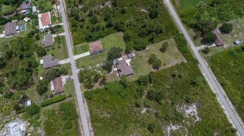 1211 Hibiscus Ave, Lehigh Acres, FL 33972-8404