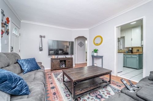 1818 Rose Ave, Compton CA  90221-1006 exterior