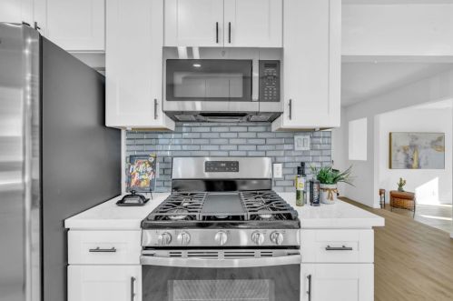 2513 Lessley Ave, Hayward CA  94546-6427 exterior