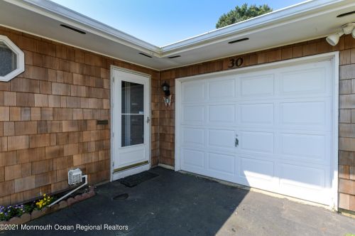 30 Dekker Ct, Bricktown, NJ 08724-2435