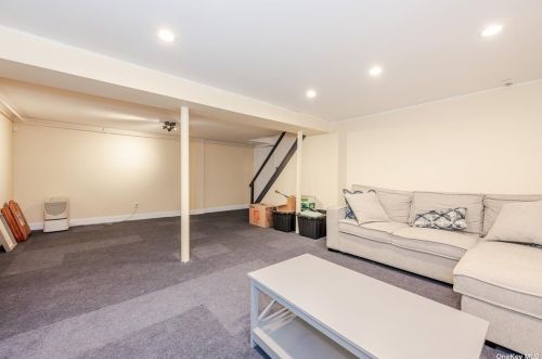 961 Rector St, North Bellmore NY  11710-1117 exterior