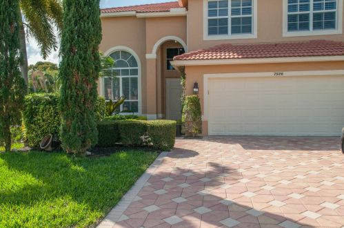 7526 Colony Palm Dr, Boynton Beach, FL 33436-1314