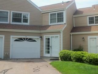 73 Clear Pond Dr, Walpole, MA 02081-4369