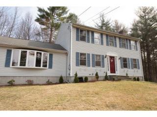 44 Juniper Dr, Goffstown NH  03045-2938 exterior