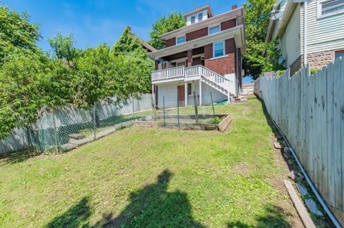 238 21st Ave, Whitaker PA  15120-2524 exterior