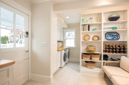 17 Crockett St, Norwalk CT  06853-1610 exterior