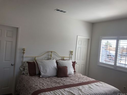 16252 Gibson St, Victorville CA  92394-2517 exterior