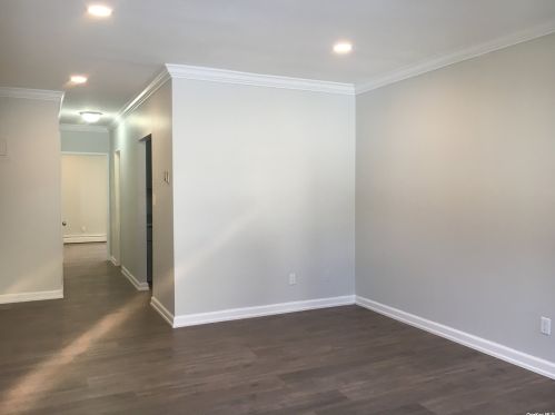 280 Lowndes Ave, Huntington Station, NY 11746-1254