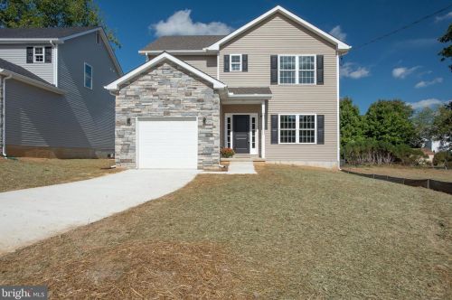 9 Boxwood Rd, Wilmington, DE 19804-1737