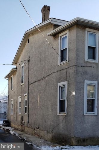 15 Marshall Ave, Boothwyn PA  19061-4532 exterior