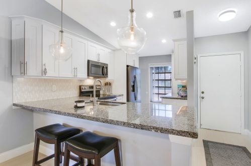 5431 Viburnum St, Delray Beach, FL 33484-9184