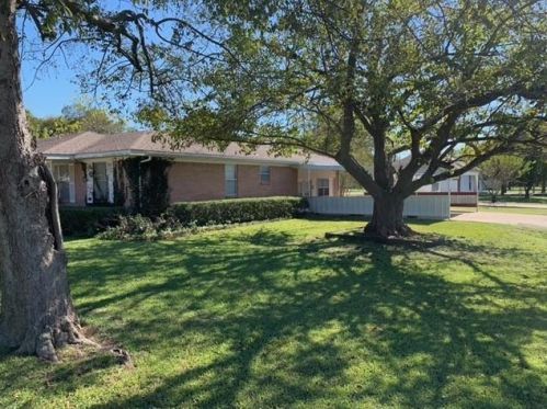109 Sue St, Trenton, TX 75490-2311