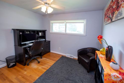 5338 Mulberry Dr, Greendale WI 53129-1426 exterior