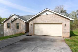 1215 Clendenen Rd, Maryville, TN 37801-8954