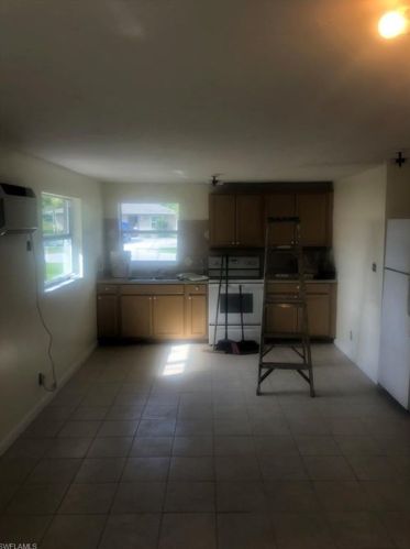 5214 Sholtz St, Naples, FL 34113-8793