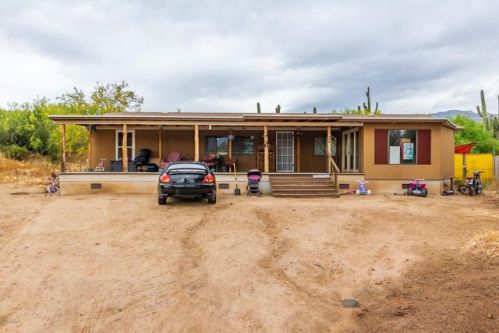 18754 Valley Cir, Black Canyon City, AZ 85324-8767