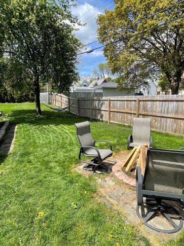 2815 Conger Pl, Milwaukee, WI 53227-3438