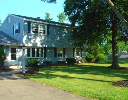 125 Burley St, Danvers MA  01923-2365 exterior