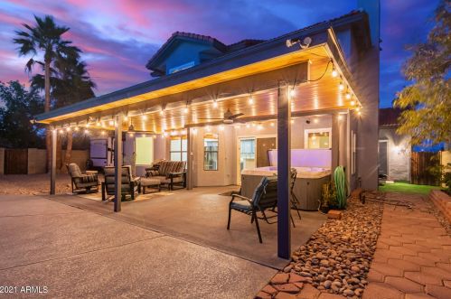 1925 Behrend Dr, Phoenix AZ  85024-1242 exterior