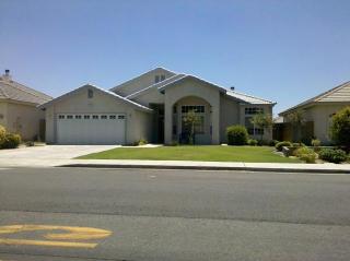 2801 Berkshire Rd, Bakersfield, CA 93313-4612