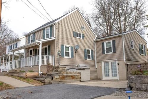 326 Market St, Belvidere, NJ 07823-1223