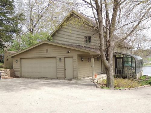 20892 262nd St, Hazel Green, IA 52223-8434
