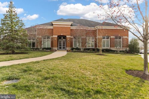 43589 Mcdowell Sq, Leesburg VA  20176-6528 exterior