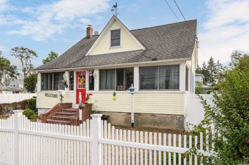332 Wellwood Ave, North Lindenhurst, NY 11757-3340