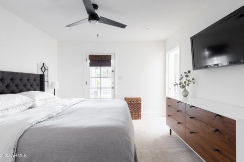 5744 12 St, Phoenix AZ 85086-7351 exterior