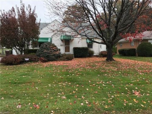 2703 17th St, Canton, OH 44706-2681