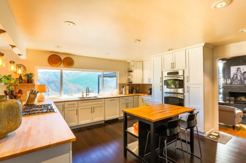 16310 Oak Canyon Dr, Morgan Hill, CA 95037-6836