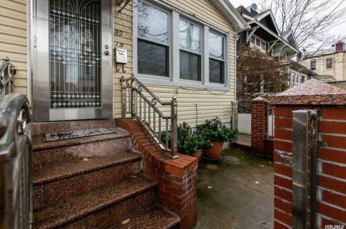 80-18 89th Ave, Jamaica, NY 11421-2410