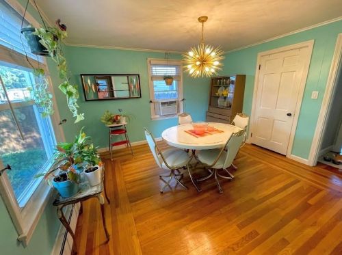 31 Crest Ave, Lincoln RI  02865-3024 exterior