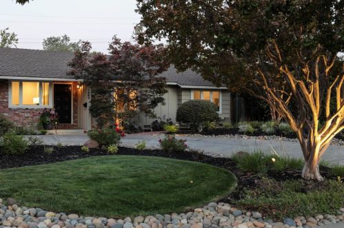 1869 Appletree Ln, Mountain View, CA 94040-4007