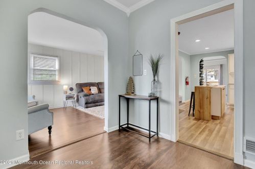 97 Ocean Ave, Middletown NJ  07748-5651 exterior