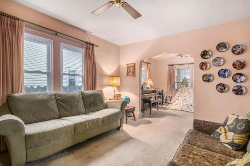 544 8 St, Mishawaka IN 46544-4841 exterior