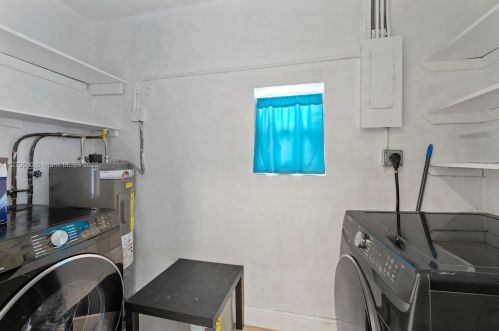 1124 13 Ter, Hollywood FL 33019-3115 exterior