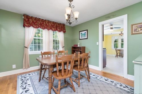 433 Newfield St, Middletown CT 06457-1830 exterior