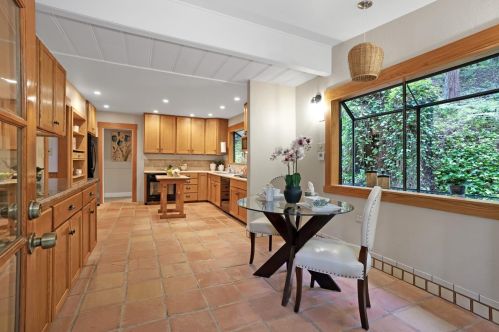 1013 Scenic Dr, Lompico, CA 95018-9647