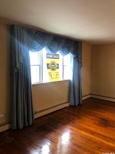 89 Hendrickson Ave, Floral Park NY  11003-1205 exterior