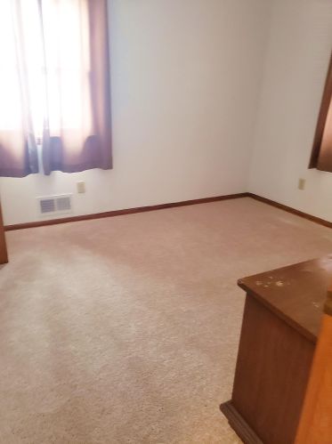 128 Case Ave, Saint Paul MN 55106-7008 exterior