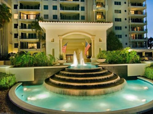 7425 Pelican Bay Blvd, Naples FL  34108-7599 exterior