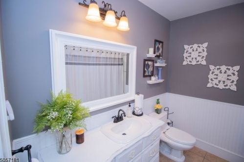 2 Montclair Ave, Nutley NJ  07110-1124 exterior